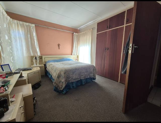 3 BEDROOM TOWNHOUSE FOR SALE IN VANDERBIJLPARK CE 3